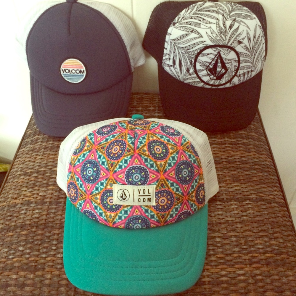 Volcom snap back hats